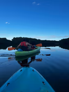 Starting our cruise around the lagoon